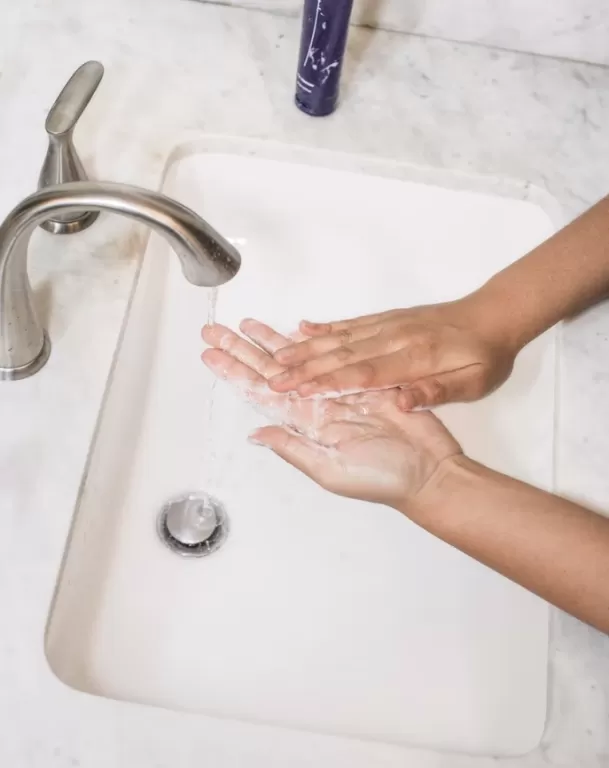 lavaggio mani con sapone